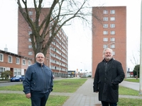 Louis Bosmans (links), voorzitter van Goed Wonen Rupelstreek, en Frank Maeremans, algemeen directeur, 